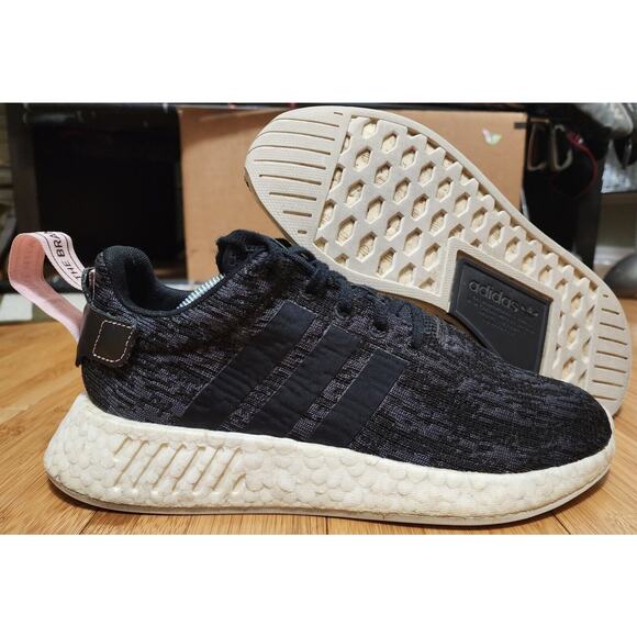 Adidas Women's NMD R2 BY9314 Running Shoes Sneakers Black Pink Workout Size 8 - Picture 1 of 10